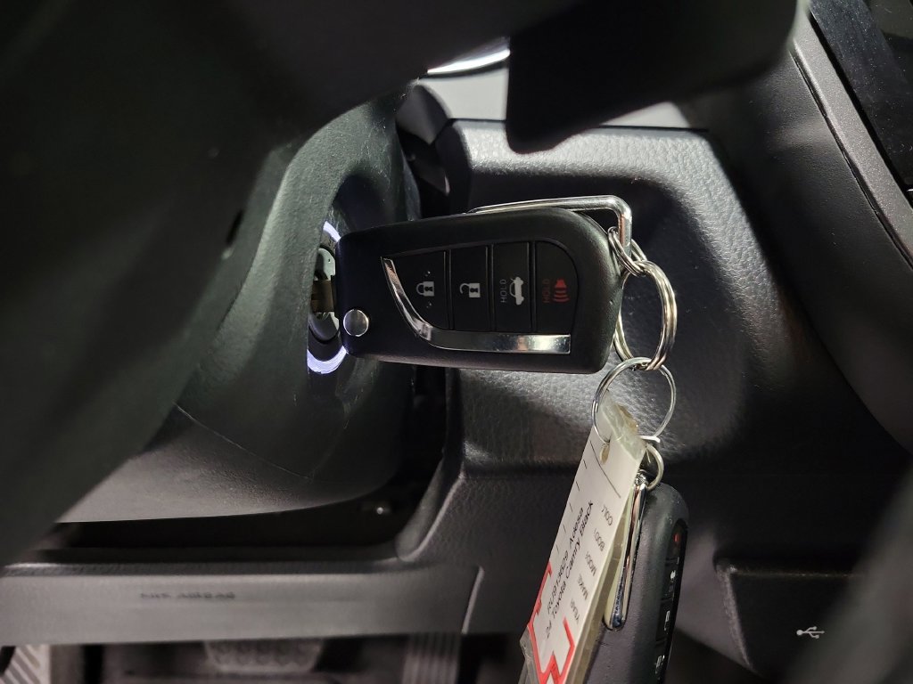 Used 2024 Toyota Camry SE FWD image 21