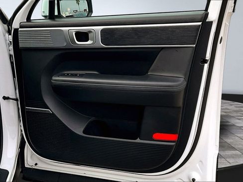 Used 2025 Hyundai Santa Fe Limited image 29