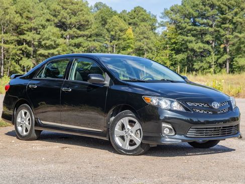 Used 2013 Toyota Corolla S FWD image 3