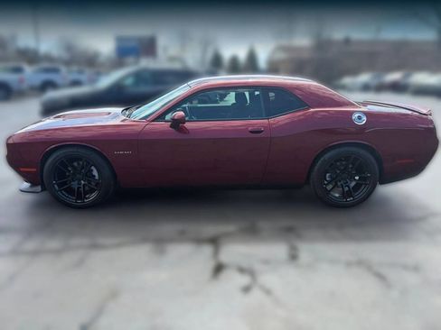 Used 2021 Dodge Challenger R/T RWD image 4