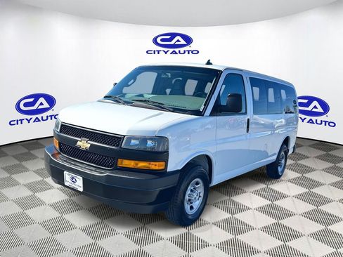 Used 2023 Chevrolet Express 3500 LS image 9