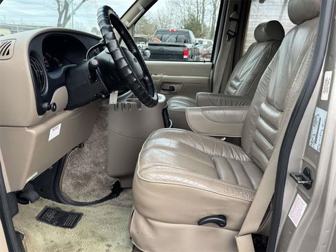 Used 2002 Ford E-150 and Econoline 150 image 21