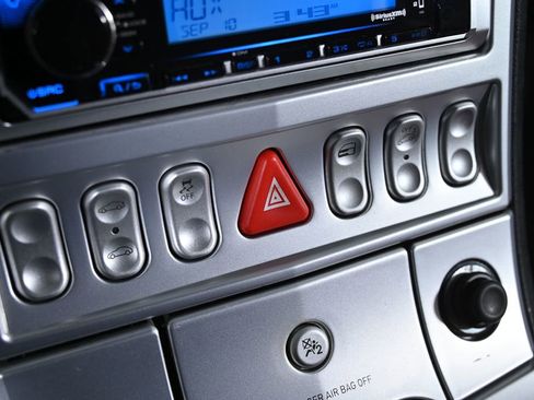 Used 2005 Chrysler Crossfire Convertible image 18