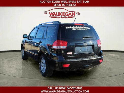 Used 2009 Kia Borrego LX image 6