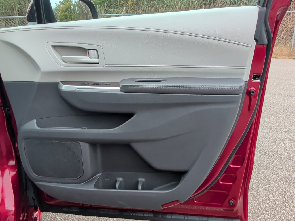 Certified 2024 Toyota Sienna LE AWD/4WD image 29