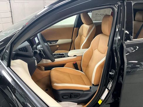 New 2026 Lexus RZ 450e AWD image 9