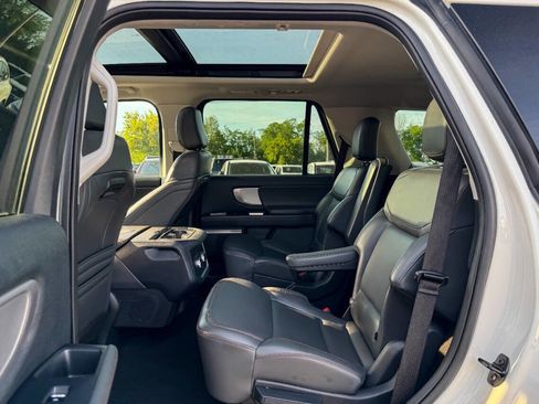 Used 2025 Ford Expedition Active AWD/4WD image 21