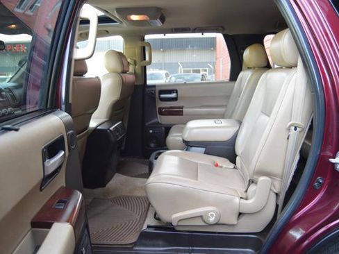 Used 2011 Toyota Sequoia Platinum image 12
