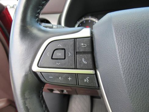 Used 2022 Toyota Highlander XLE AWD/4WD image 26