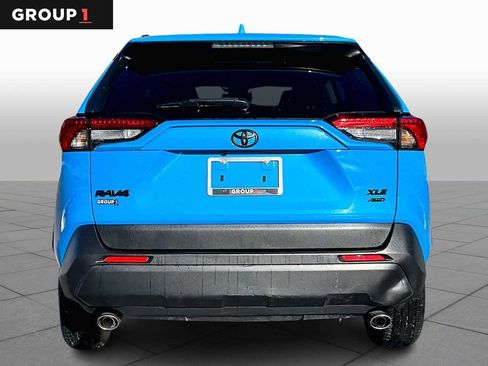 Used 2021 Toyota RAV4 XLE image 4