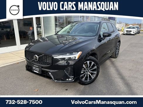 Used 2025 Volvo XC60 B5 Core image 1