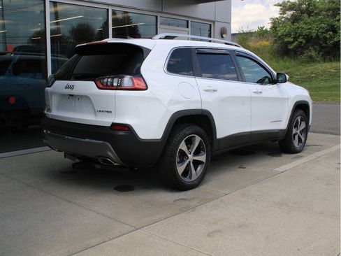 Used 2019 Jeep Cherokee Limited AWD/4WD image 8