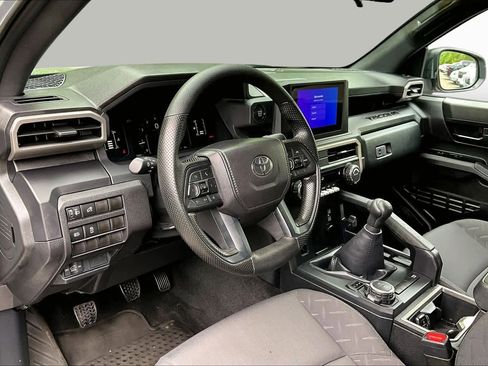 Used 2025 Toyota Tacoma SR w/ SR Upgrade Package AWD/4WD image 16