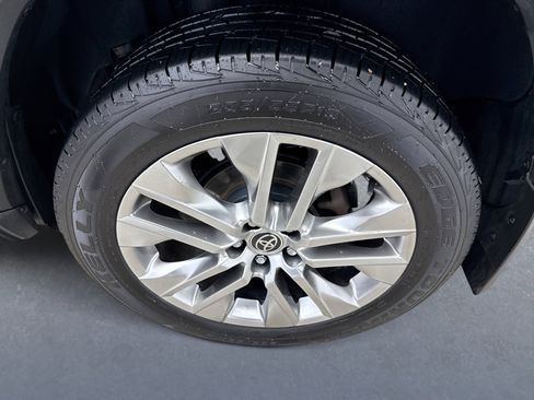 Used 2021 Toyota RAV4 Limited image 21