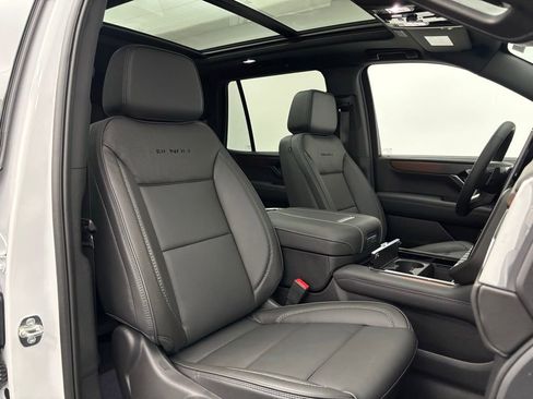 New 2026 GMC Yukon Denali w/ Sun & Power Step Package image 38