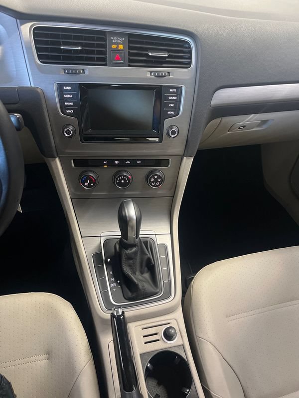 Used 2015 Volkswagen Golf S FWD image 42