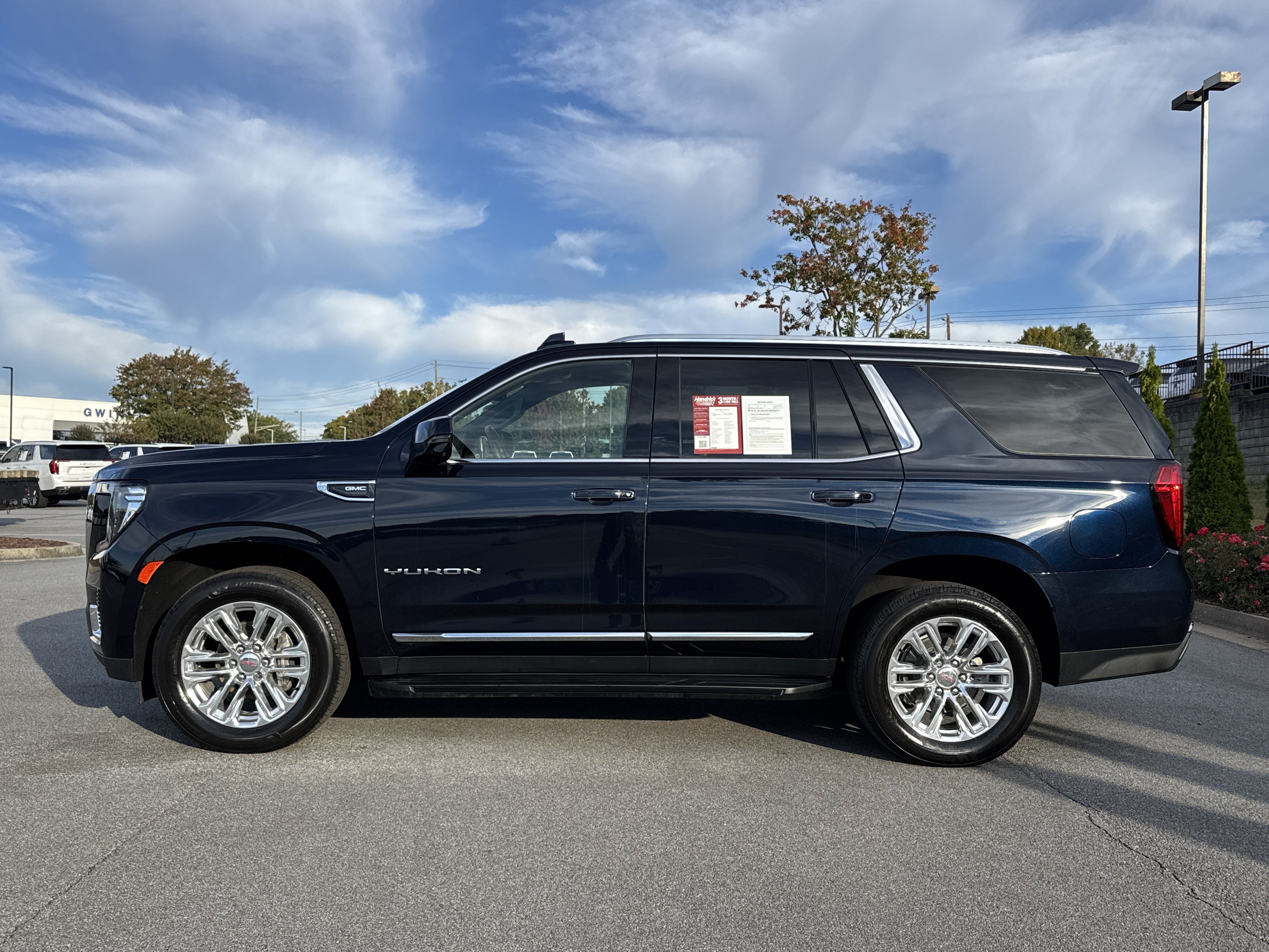 Used 2022 GMC Yukon SLT w/ SLT Premium Package AWD/4WD image 7