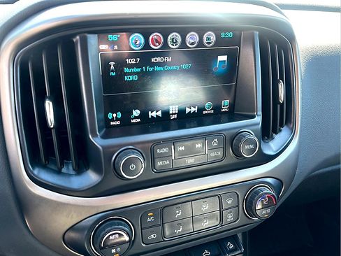 Used 2018 Chevrolet Colorado Z71 w/ Z71 Midnight Edition AWD/4WD image 16