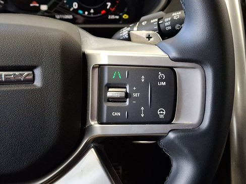 Certified 2025 Land Rover Discovery Dynamic SE image 22