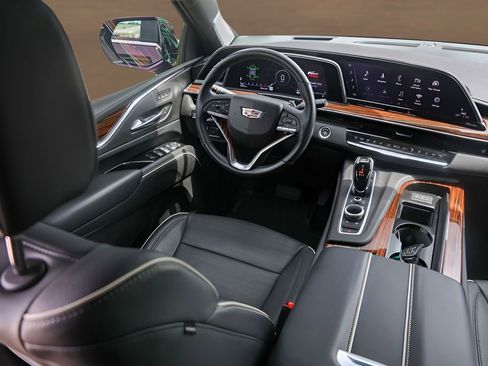Used 2021 Cadillac Escalade Premium Luxury w/ Driver Assist Tech Package AWD/4WD image 29