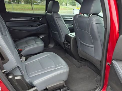 Used 2024 Buick Enclave Premium image 12