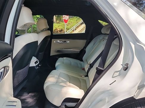 Used 2025 Genesis Electrified GV70 AWD/4WD image 25