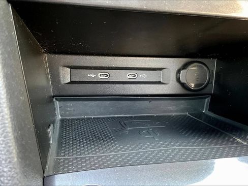 Used 2021 Volkswagen Tiguan SEL AWD/4WD image 18