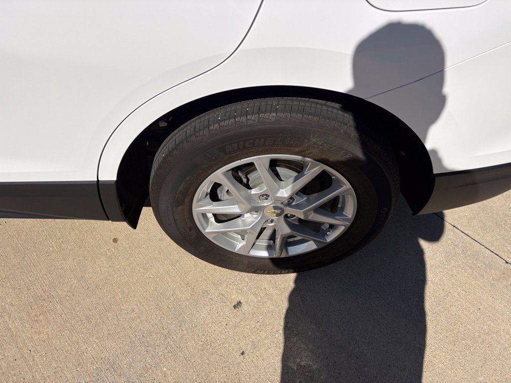 Used 2024 Chevrolet Equinox LS w/ LS Convenience Package FWD image 45