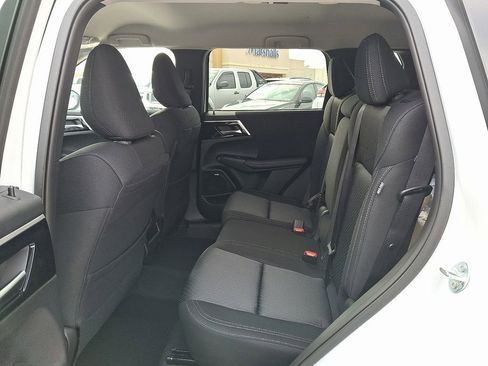 New 2026 Mitsubishi Outlander ES AWD/4WD image 5