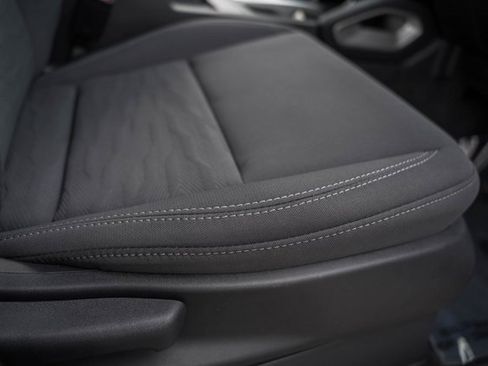 Used 2023 Nissan Frontier SV w/ Technology Package image 32