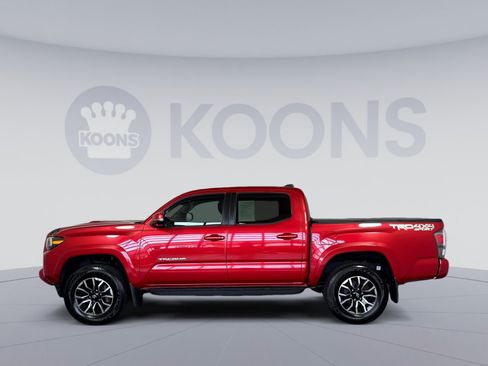 Used 2022 Toyota Tacoma TRD Sport AWD/4WD image 2