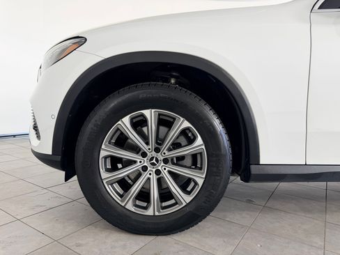 Used 2024 Mercedes-Benz GLC 300 4MATIC image 11