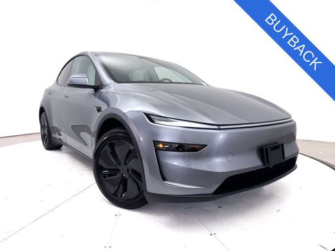 Used 2026 Tesla Model Y Long Range RWD image 1