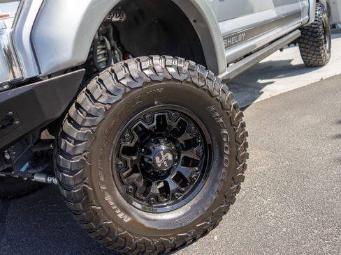 Used 2022 Ford F250 Lariat w/ Lariat Ultimate Package image 5