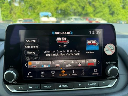Used 2024 Nissan Rogue SV FWD image 15
