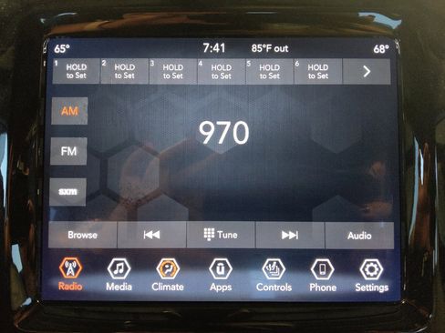 Used 2019 Jeep Cherokee Limited AWD/4WD image 25