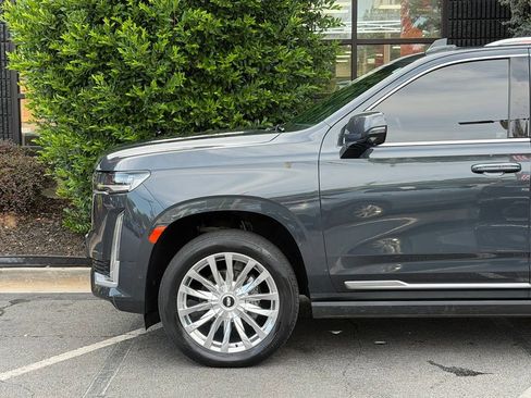 Used 2022 Cadillac Escalade Premium Luxury w/ Performance Package AWD/4WD image 10