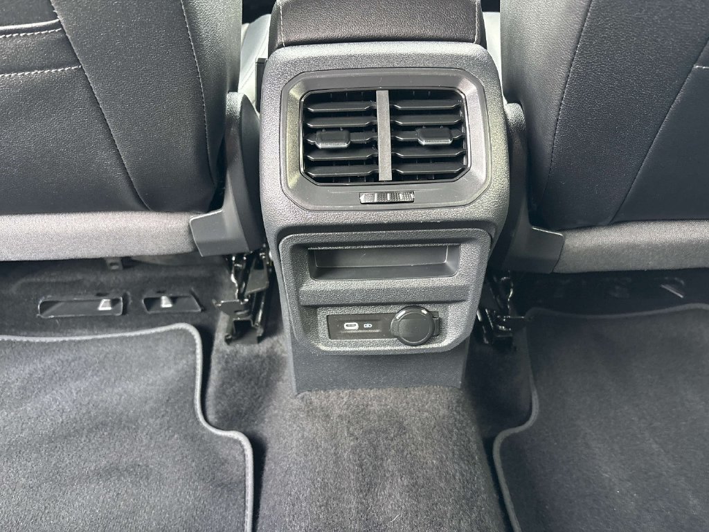 Certified 2023 Volkswagen Tiguan SE AWD/4WD image 12