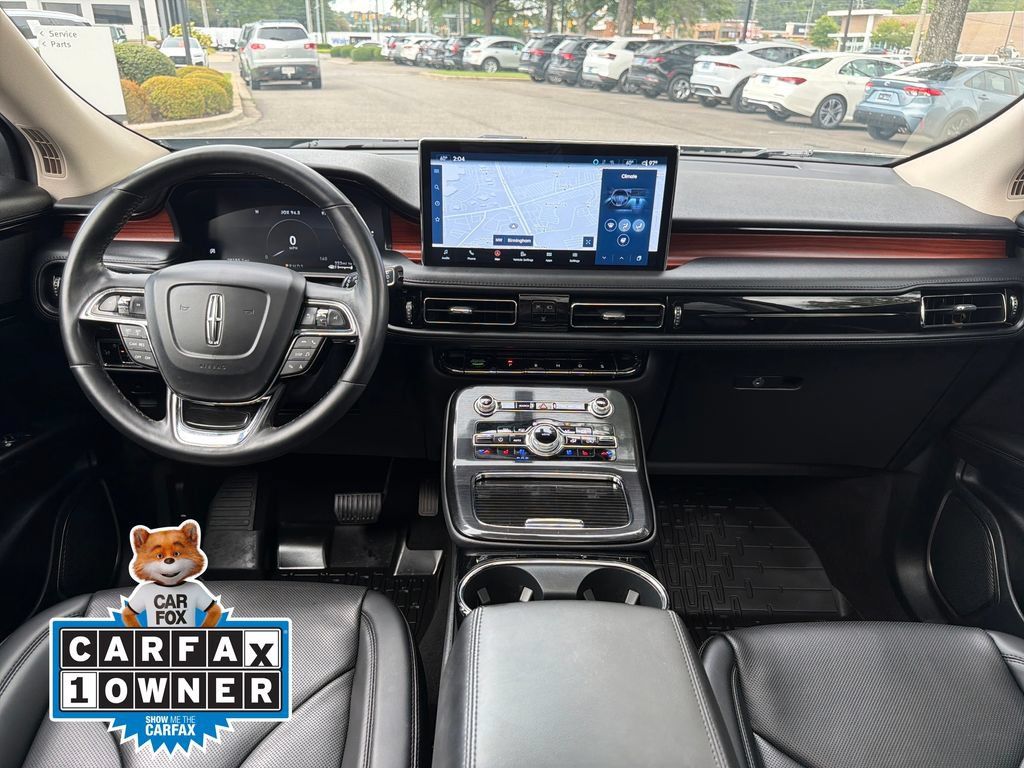 Used 2023 Lincoln Nautilus Reserve AWD/4WD image 2