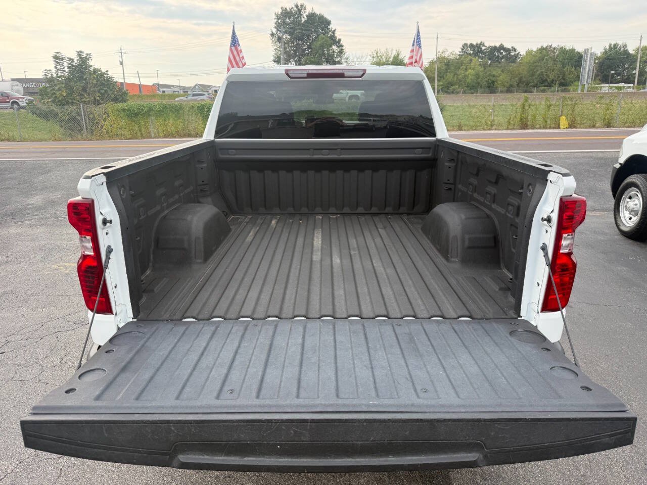 Used 2023 Chevrolet Silverado 1500 W/T w/ Trailering Package AWD/4WD image 8