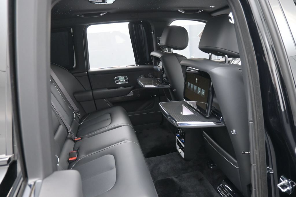 New 2027 Rolls-Royce Cullinan Black Badge AWD/4WD image 30