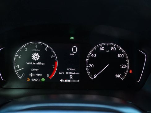 Used 2025 Honda Pilot Sport image 23