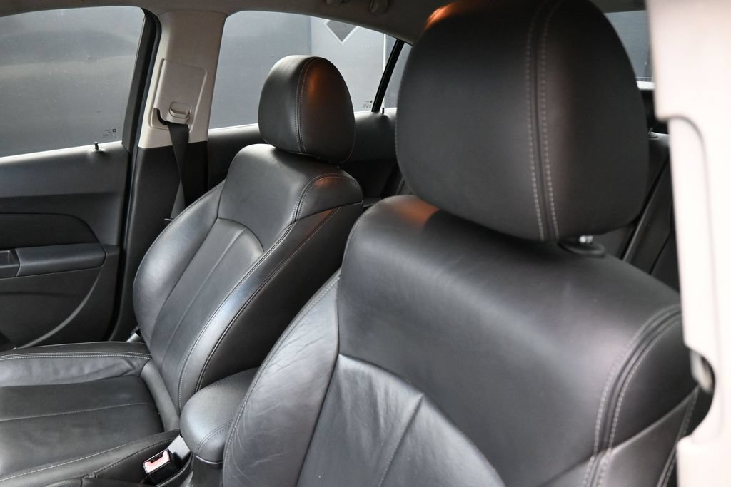 Used 2011 Chevrolet Cruze LT FWD image 12