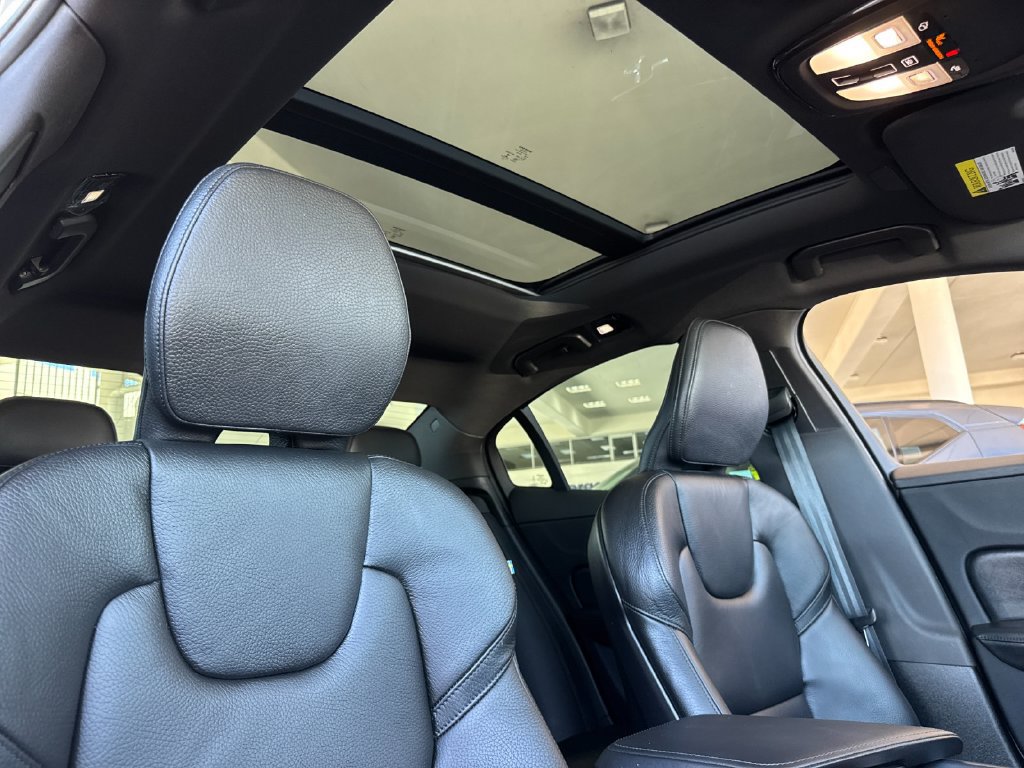 Certified 2023 Volvo S60 B5 Plus w/ Climate Package FWD image 15