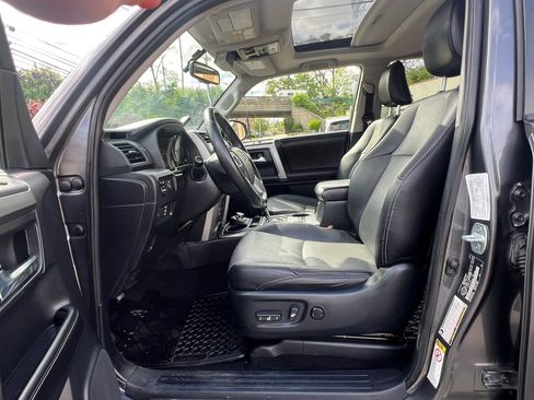Used 2016 Toyota 4Runner Limited AWD/4WD image 29