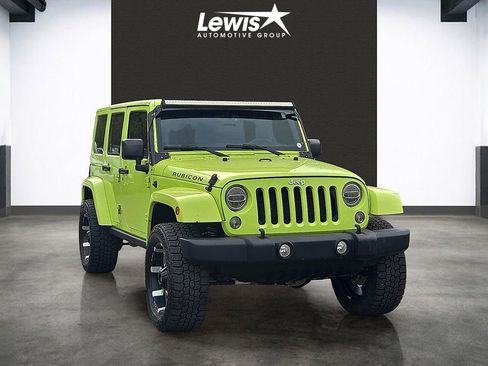 Used 2016 Jeep Wrangler Unlimited Rubicon w/ Connectivity Group AWD/4WD image 6