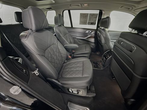 Used 2024 BMW X7 xDrive40i w/ Premium Package AWD/4WD image 29
