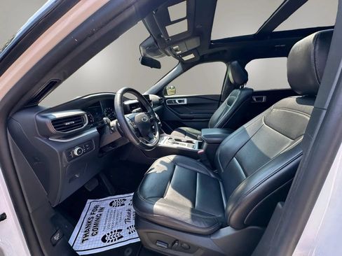 Used 2020 Ford Explorer XLT w/ Equipment Group 202A RWD image 9