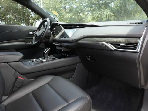 Used 2020 Cadillac XT4 Sport FWD image 22