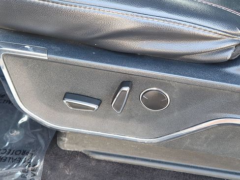 Used 2021 Ford F150 Lariat AWD/4WD image 14